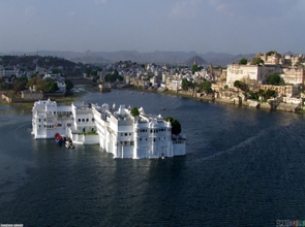 Rajasthan with lake city